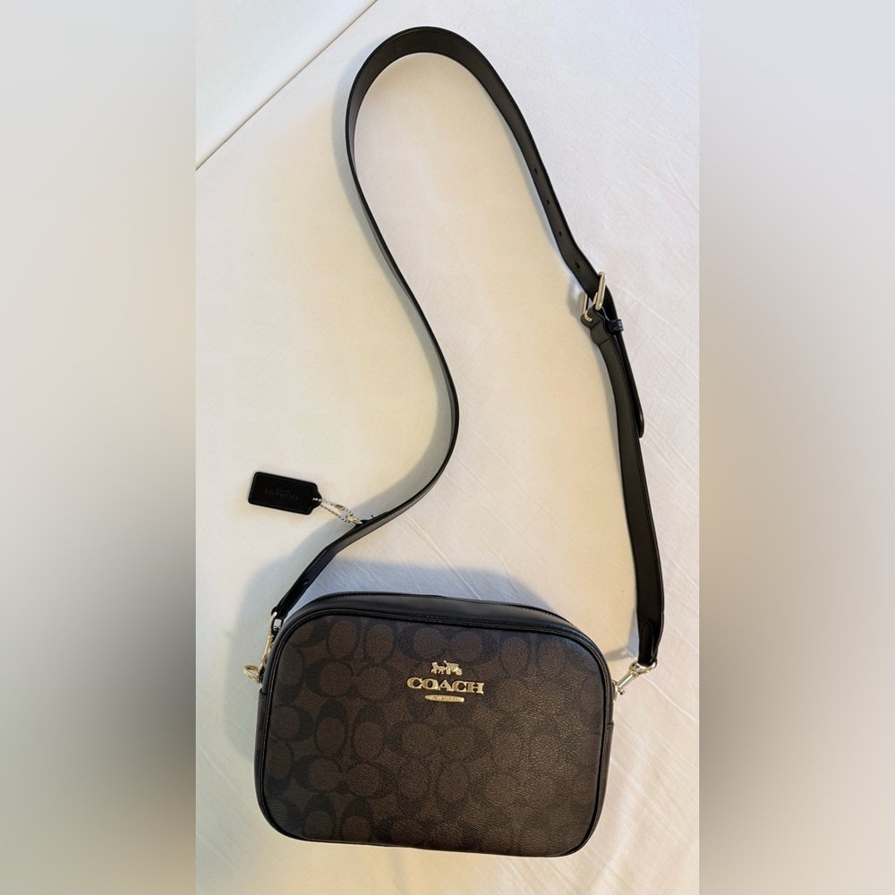 Coach Mini Jamie Camera Bag
Monogram Canvas Brown Black Leather
Crossbody - Picture 14 of 14